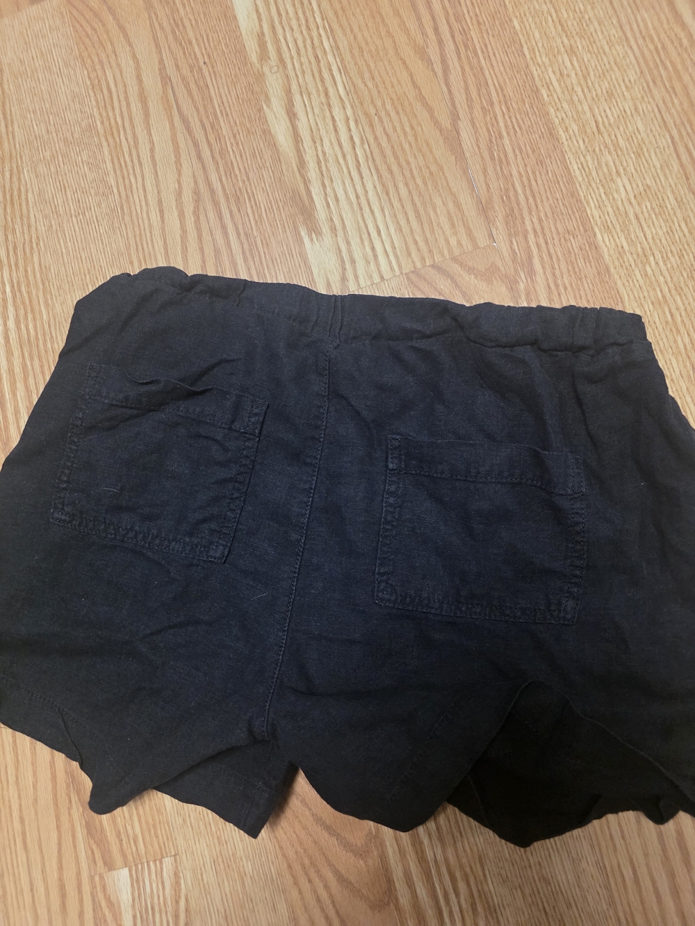 Briggs New York Black High-Waist Scallop Hem Shorts